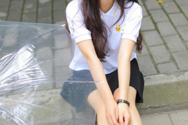 I know that I can't ask why if I ask again. Su Yu Ning shook her head and went upstairs to wake up. She was still sleeping in a daze. Qingqing Lin took good care of Qingqing. Su Yu Ning rarely worried about taking Qingqing to wash. After that, Lin Sisterinlaw had set the table for breakfast.